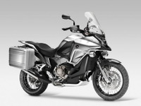 ホンダが新型バイク、 クロスツアラー を発表へ 画像