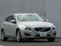 【ボルボ V60 試乗】惚れぼれする…青山尚暉 画像