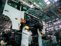 日野白井社長、洪水は11月中に部品対策できれば… 画像