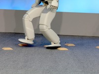 【ホンダ ASIMO 新型発表】片足でジャンプも可能に 画像
