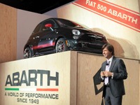 【ロサンゼルスモーターショー11】アバルト 500 米国上陸…160psにパワーアップ 画像