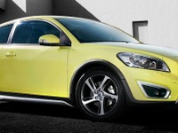 ボルボ C30 にイエローカラーの特別仕様 画像