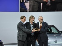 【ロサンゼルスモーターショー11】カーオブザイヤーはVW パサート…米誌 画像