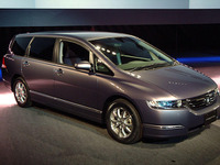 3月新車販売…2カ月連続マイナス 画像