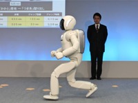 【ホンダ ASIMO 新型発表】開発者インタビュー…高機能化を両立させる足の軽量化に苦心 画像