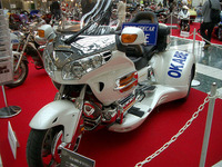 【東京モーターサイクルショー04】これぞ“大人の3輪車” 画像