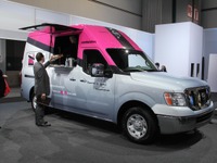 【ロサンゼルスモーターショー11】アイスクリーム＆サンドイッチの移動販売車も…日産ブース 画像