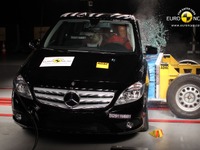 【ユーロNCAP】メルセデス Bクラス 新型、最高評価の5つ星 画像