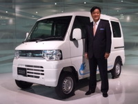 【三菱 ミニキャブMiEV 発表】益子社長、商用EV「年間3万台の市場がある」 画像