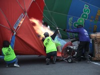 【熱気球ホンダグランプリ】世界の熱気球選手が熱いバトル! 震災応援の思いも込めて 画像