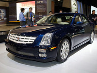 【ニューヨークモーターショー04】キャデラック『STS』…ラグジュアリー＆パフォーマンス 画像