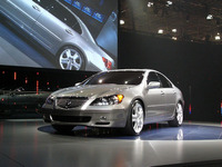 【ニューヨークモーターショー04】写真蔵…アキュラ『RL』/ホンダ『レジェンド』プロトタイプ 画像