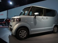 【東京モーターショー11】ホンダ伊東社長、アース・ドリームス・テクノロジーを N BOX から展開 画像