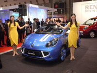 【東京モーターショー11】ルノー、参考出品車の3車種を来年発売 画像