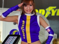 【東京モーターショー11】コンパニオン…グッドイヤーその1 画像