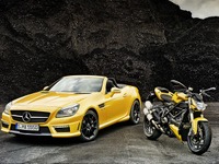 【ボローニャモーターショー11】メルセデス SLK55AMG に特別なイエロー…モチーフはドゥカティ 画像