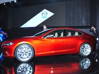 【東京モーターショー11】マツダ TAKERI…3本の絶妙なバランス 画像