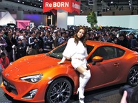 【東京モーターショー11】一般公開初日の来場者10万人超える 画像