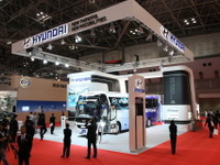 【東京モーターショー11】ヒュンダイ、展示車は「ビッグ」な1台 画像