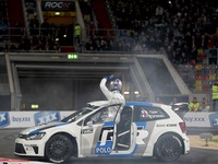 VWポロR WRC、4万人の観客を前にデモ走行 画像