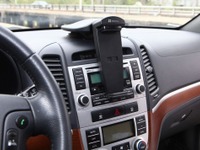 タブレット端末対応の車載ホルダー…ロア・インターナショナル 画像