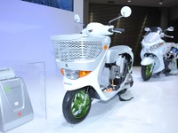スズキ e-Let's を市販、31万2900円から　電動スクーター 画像