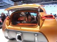 【東京モーターショー11】ルノー デザイン部長が来日…キャプチャー は世界冒険旅行 画像