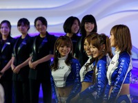 【東京モーターショー11】スバルブースのグランドフィナーレ…全員参加!! 画像