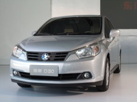 東風日産、ヴェヌーシア D50 の売りは「堂々としていること」 画像