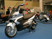 【東京モーターサイクルショー04】写真蔵…ベスパ/ジレラ/ピアジオ編 画像