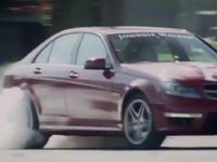 バトンとハッキネン、ドリフトで飲酒運転撲滅をアピール［動画］ 画像