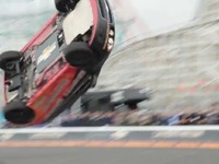 シボレー ソニック、空中一回転ジャンプ!!［動画］ 画像