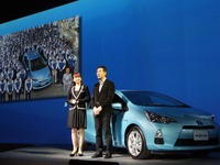 【トヨタ アクア 発表】ライバルは非ハイブリッド車 画像