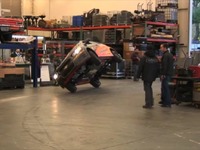 シボレー ソニック、片輪走行で工場見学?!［動画］ 画像