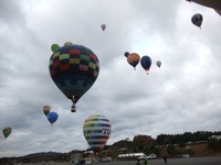 熱気球競技を空中から見る---自然の威力を体感 画像