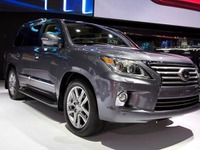 【デトロイトモーターショー12】ランクル200 のレクサス版、LX570…スピンドルグリル新採用 画像