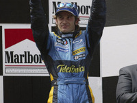 トゥルーリ、友に捧げたトロフィ…スペインGP 画像