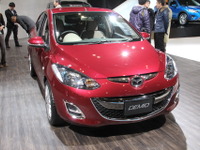 【東京オートサロン12】女性がターゲット、キラキラなマツダ デミオ 画像