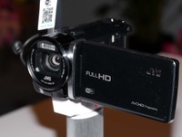 【CES 12】国が違うとこんなにも差…カメラのWi-Fi 画像