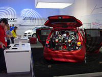 【デトロイトモーターショー12】シボレー ソニック“ブーム”でDJ気分 画像