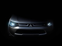 【ジュネーブモーターショー12】三菱から謎の新型車…アウトランダー 次期型か 画像