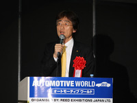 【オートモーティブワールド12】トヨタ吉田常務「グローバルを考えつつ日本力を上げる」 画像