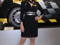 【東京オートサロン12】コンパニオン…ダンロップ 画像