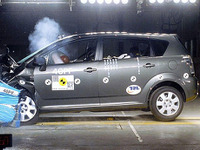 【ユーロNCAP】トヨタのカローラヴァーソが5つ星 画像