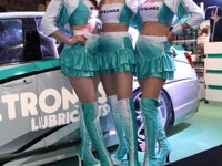 【東京オートサロン12】コンパニオン…ペトロナス 画像