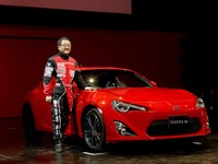 【池原照雄の単眼複眼】動と静で発進したFRスポーツ 画像