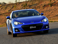 【スバル BRZ 試乗】超安定の BRZ とドリフトの 86 …竹岡圭 画像