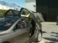 テスラの新型EV、モデルX…革新のガルウィングドア[動画] 画像