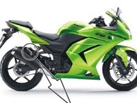 カワサキ ニンジャ のリアステップが脱落するおそれ 画像