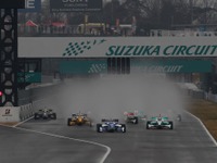 【Fニッポン 第0戦】写真蔵…雨の中、エキシビションレース 画像